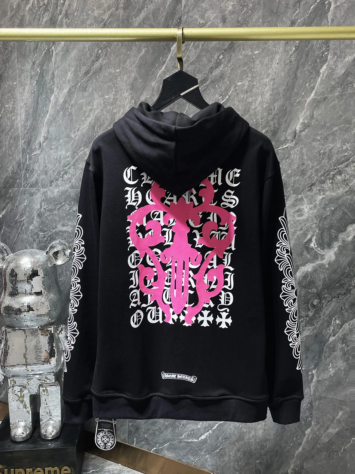 P260 Chrome Hearts Autumn and Winter 2025 Counter Synchronization ❤️ Crow Cross Pink Sword Short Sleeve Zipper Sweater Improved customized version of 1:1 high-weight high-quality fabric Recommended color: White Black Size: S, M, L, XL.